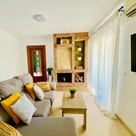 Boliches, 3 Habitaciones, Piscina Y Chimenea