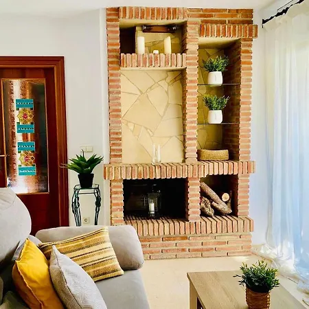 Boliches, 3 Habitaciones, Piscina Y Chimenea