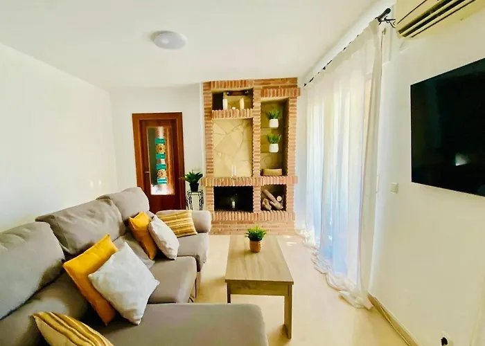 Boliches, 3 Habitaciones, Piscina Y Chimenea