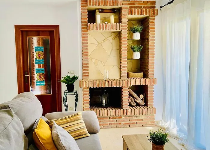 Boliches, 3 Habitaciones, Piscina Y Chimenea